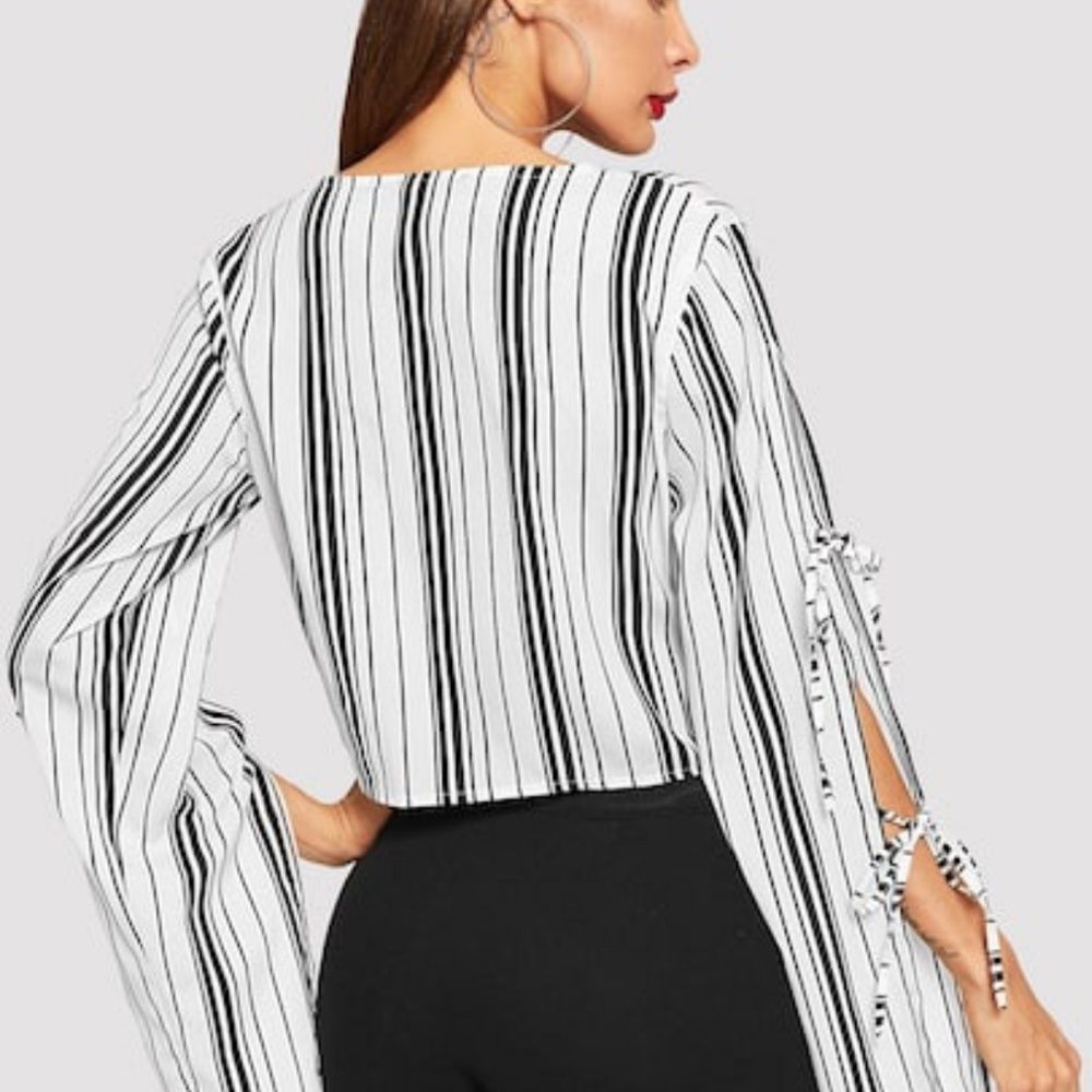 Split Bell sleeve tie front crop top - Picture 4 of 4